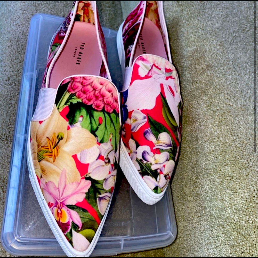 NWOT Ted Baker sneakers